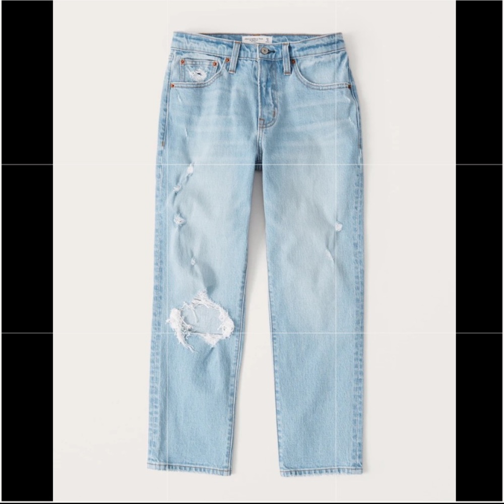 NWT Abercrombie & Fitch Mid Rise Boyfriend Jeans Size 27/4 Short